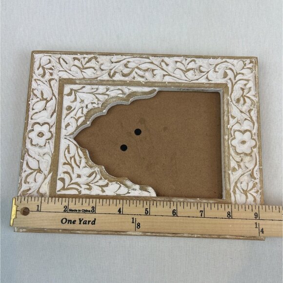Hand-Carved Wooden Photo Frame Whitewashed Floral Design 19x24cm - Picture 9 of 10